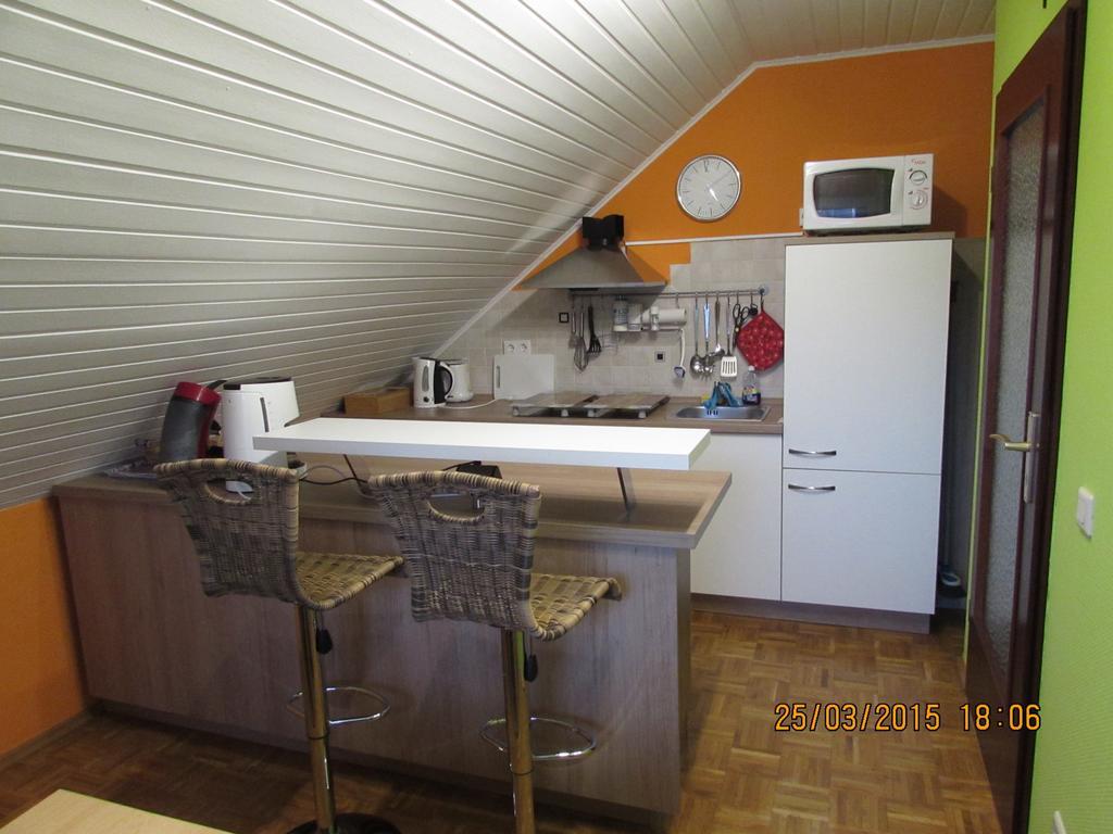 Eifel-Landhaus Ferienwohnungen "Em Gardestueffje" Мехерніх Номер фото